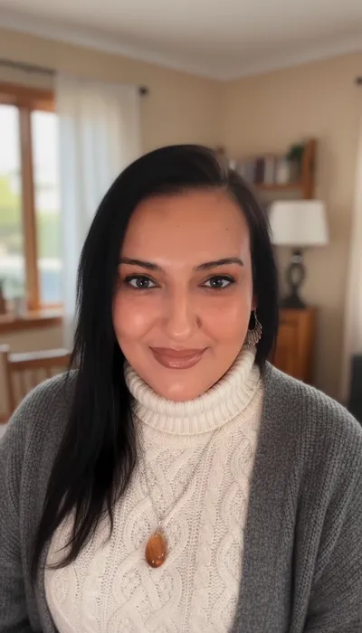 Pelin Kaya, zertifizierte Astrologin aus Graz